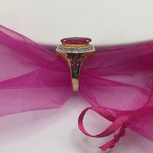 Oh So FABULOUS! Vintage pinky ring, size 5. Pink. - Picture 10 of 10